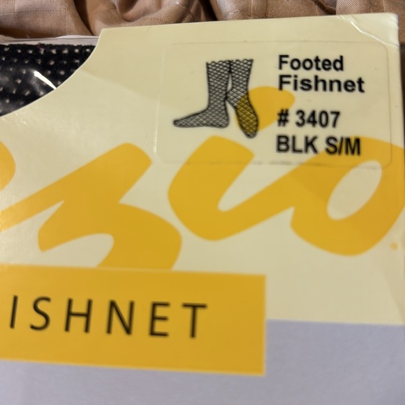 Capezio Studio Basics Footed Fishnet Tight #3407 - Picture 2 of 7